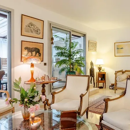 Veeve - Savanna Skies Daire Paris